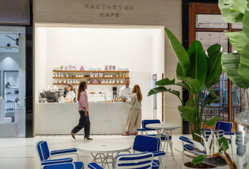 בית הקפה החדש של Factory 54 בקניון TLV (צילום: רומן בלשוב)