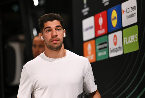 מנור סולומון שחקן פיורנטינה (צילום: GettyImages, Tullio Puglia - UEFA)