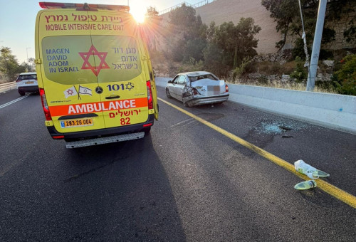 זירת התאונה בשדרות בן גוריון בירושלים (צילום: תיעוד מבצעי מד"א)