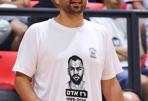 אלדד בנטוב מאמן עירוני קרית אתא (צילום: מאור אלקסלסי)