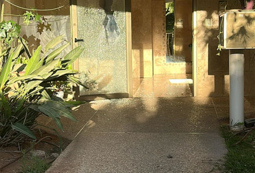 הרס ברמת השרון, הדייר מטיל אימה  (צילום: שימוש לפי סעיף 27א')