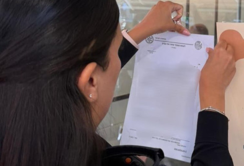צו סגירה למסעדת "התחתית" (צילום: דוברות המשטרה)