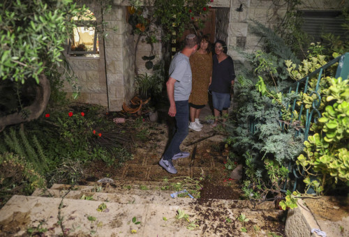 מתפרעים גרמו לנזק רב בבית של השופט נועם סולברג (צילום: Chaim Goldberg/Flash90)