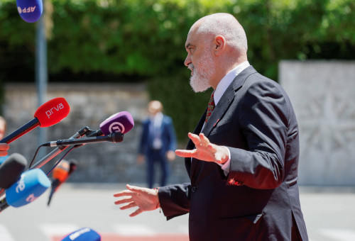 ראש הממשלה של אלבניה, אדי ראמה (צילום: REUTERS/Stevo Vasiljevic)