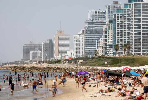 יום שרבי בחוף הים בתל אביב (צילום: דור פזואלו, פלאש 90)