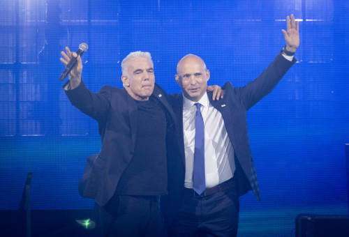 נפתלי בנט ויאיר לפיד (צילום: מרים אלסטר פלאש 90)
