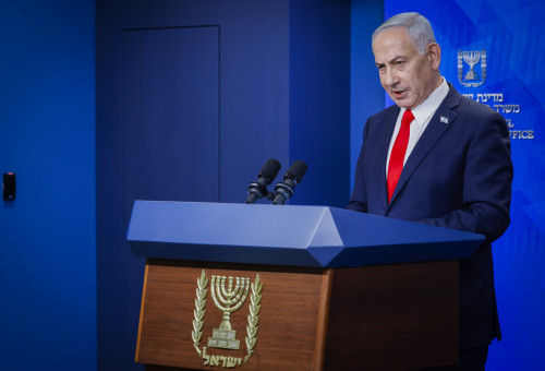 בנימין נתניהו במהלך מסיבת העיתונאים אמש (צילום: אוליבייה פיטוסי פלאש 90 )