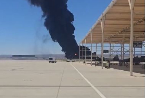 התרסקות מטוס B52 בארה"ב במהלך טיסת ניסוי (צילום: צילום מסך רשת X)