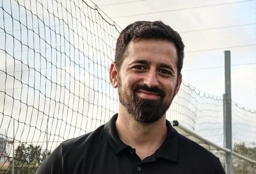 גיא ליפקה מנהל מקצועי מחלקת הנוער של הפועל תל אביב (צילום: אתר רשמי, הפועל תל אביב)