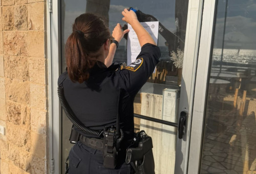 סגירת מסעדת קסיס (צילום: דוברות המשטרה)