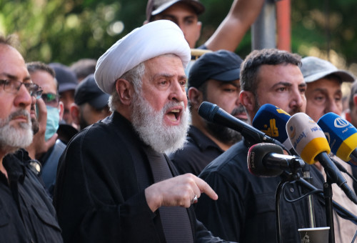 נעים קאסם נואם (צילום: gettyimages)