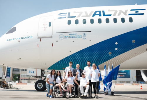 מנכ"ל אל על ויו"ר הועד האולימפי עם הספורטאים (צילום: אסיף לנקרי)