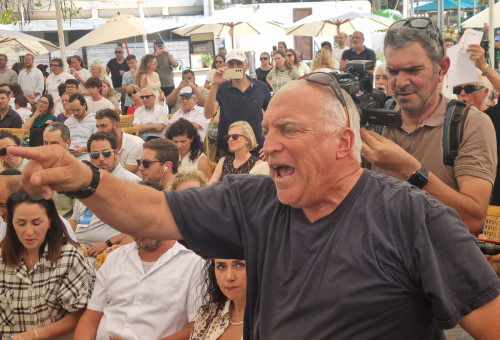 אייל אשל זועק על סמוטריץ' (צילום: אבי רוקח)