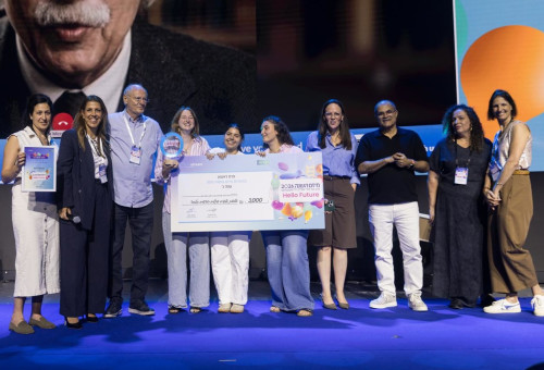 הזוכות בתחרות מיזם השנה: בנות נוער ממרכז כנרת (צילום: אלכסיי איזמלקוב)