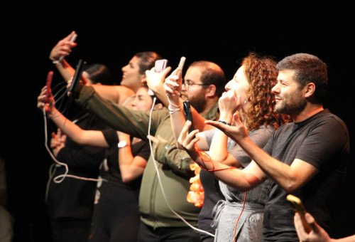 איה שמידט, רועי נאה, רוני שמש, דור בן יהודה, נעמה בר יעקב, יובל בונקר, מיכל סולומונוב ואוריה צ'יפרוט (צילום: הילה יניב)