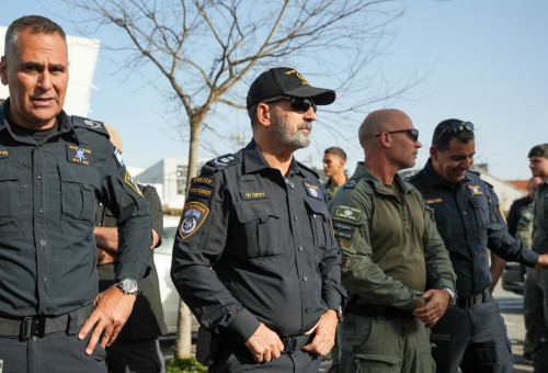 מבצע מעצר גובי פרוטקשן בדרום (צילום: דוברות המשטרה)