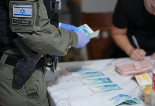 מבצע מעצר גובי פרוטקשן בדרום (צילום: דוברות המשטרה)