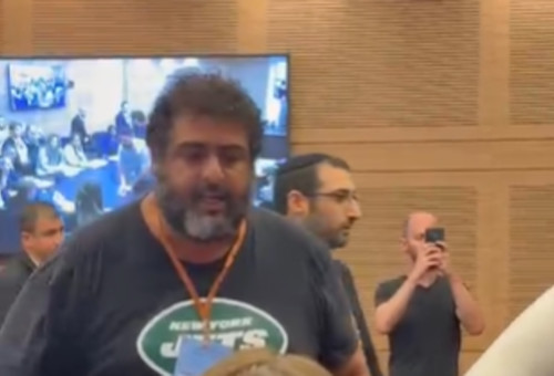 הלומי קרב מתפרצים לדיון חוק יסוד: לימוד תורה (צילום: ללא קרדיט)