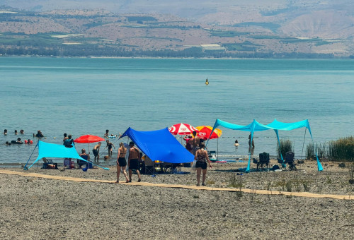 חוף מפרץ אמנון, הכנרת (צילום: ענאן גאנם, איגוד ערים כנרת)