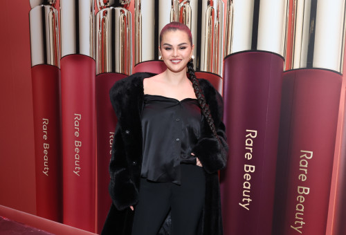 סלינה גומז Rare Beauty (צילום: Cindy Ord/Getty images)