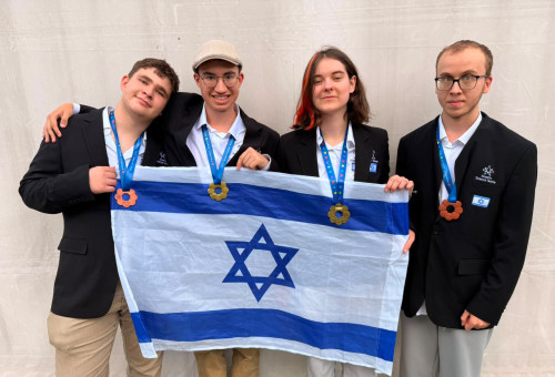 נבחרת ישראל (צילום: משרד החינוך ומרכז מדעני העתיד)