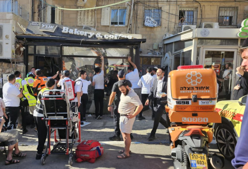 מרפסת קרסה מעל מאפיית אנג'ל בירושליים (צילום: שימוש לפי סעיף 27א')