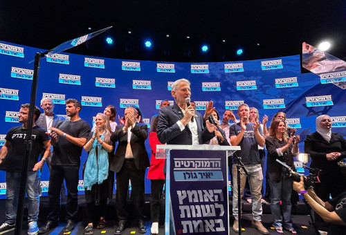 יאיר גולן אחרי הפריימריז במפלגת "הדמוקרטים", בקמפיין ההשקה לבחירות (צילום: אבשלום ששוני)