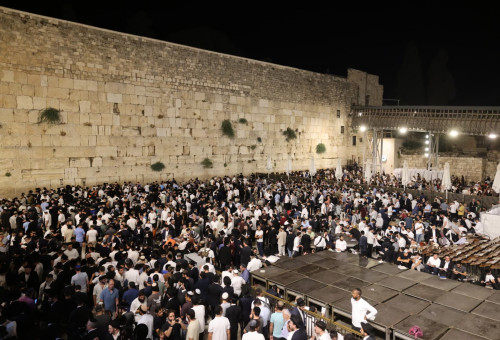 ערב ט' באב בכותל המערבי (צילום: מרק ישראל סלם)