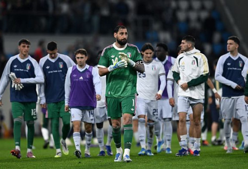 דונארומה ושחקני נבחרת איטליה (צילום: Getty images)
