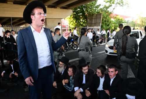 הפגנות חרדים בכביש 4 (צילום: אבשלום ששוני)