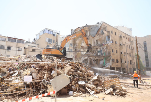 ההריסה של המבנה (צילום: שלמי כהן)