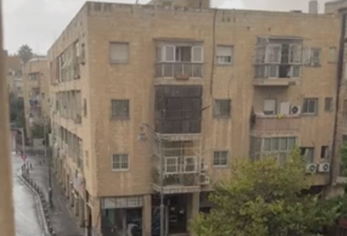 גשם באמצע אוגוסט בירושלים (צילום: גל גביש)