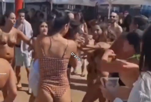 קטטה ביום גיבוש של עובדי עיירית פתח תקווה בימית 2000 (צילום: צילום מסך רשתות חברתיות)