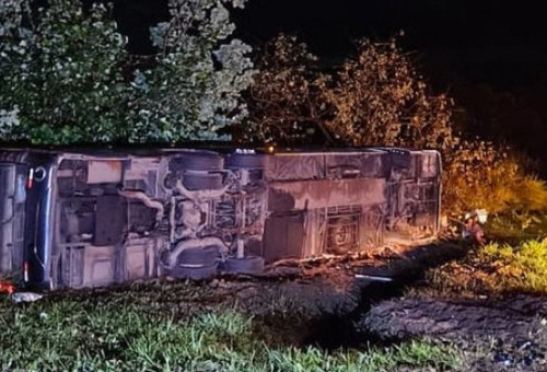 אוטובוס תיירים התהפך בברזיל (צילום: רשתות חברתיות, שימוש לפי סעיף 27 א')