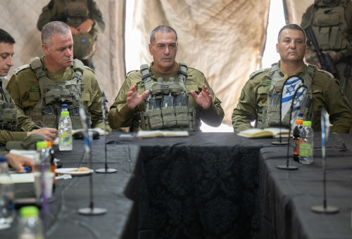 הרמטכ"ל, רא"ל אייל זמיר ומפקדי פיקוד הדרום ורצועת עזה בביקור ברצועה (צילום: דובר צהל)