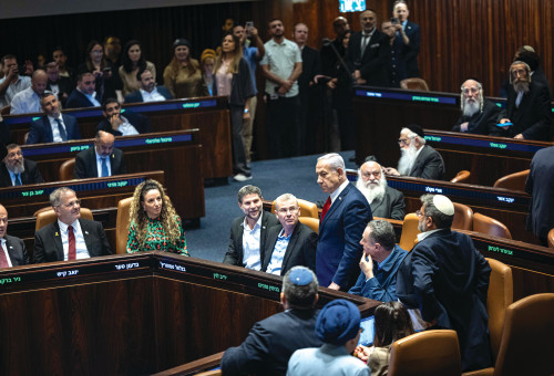 נתניהו ושולחן הממשלה  (צילום: יונתן זינדל, פלאש 90)