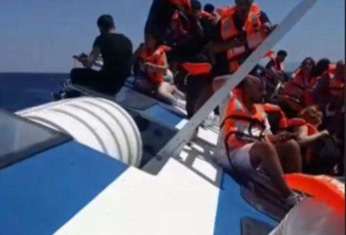 ספינה התהפכה מול חופי קפריסין (צילום: צילום מסך)