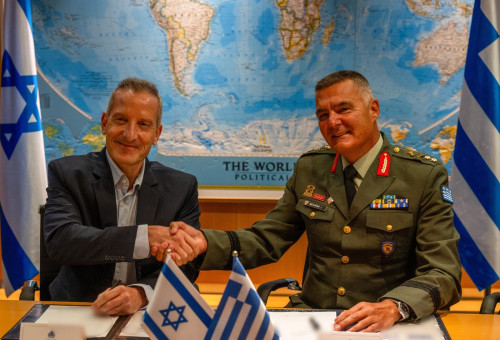 מעמד החתימה על מכירת מערכת ההגנה האווירית ליוון (צילום: דוברות משרד הביטחון)