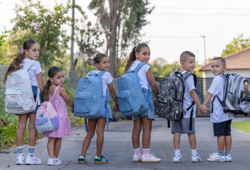 ילדים בדרך לבית ספר (צילום: יוסי אלוני פלאש 90)