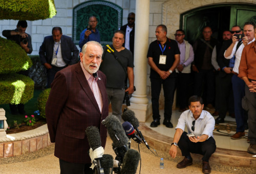 מייק האקבי בביקור באיו"ש, ספטמבר 2026 (צילום: רויטרס)