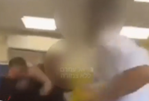 הקטטה בבית הספר בחולון (צילום: דניאל עמרם ללא צנזורה)