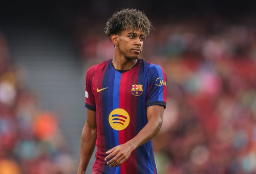 לאמין ימאל במדי ברצלונה (צילום: Getty Images Sport)