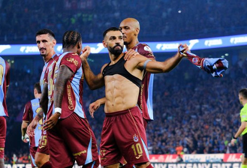 מוחמד סלאח חוגג במדי טרבזונספור (צילום: Getty Images Sport)