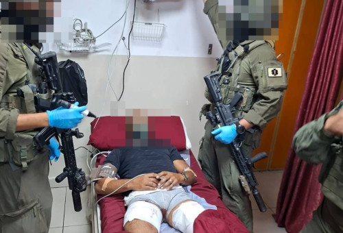 המחבל שחשוד בביצוע הפיגוע בבנימין לאחר שנתפס על ידי כוחות הביטחון  (צילום: שימוש לפי סעיף 27א')