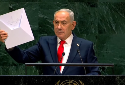 נתניהו מציג מכשיר סטארלינק בעצרת הכללית של האו"ם (צילום: צילום מסך)