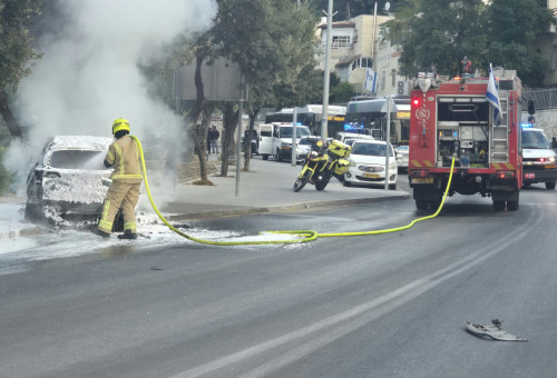 פעולות הכיבוי בירושלים  (צילום: דוברות מד"א)