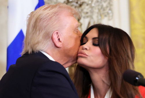 קימברלי גילפוייל ודונלד טראמפ (צילום: רויטרס)