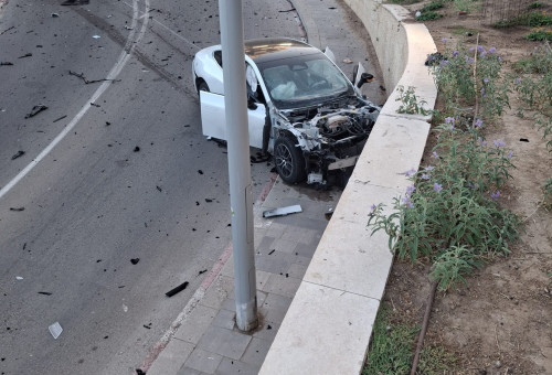 המכונית שהתפוצצה  (צילום: דוברות המשטרה)