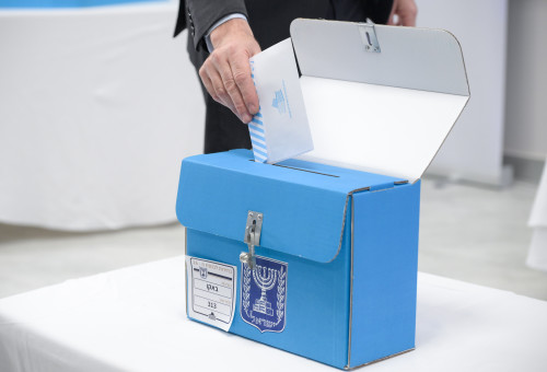 בחירות 2026 בשגרירות ישראל בבאקו (צילום: איתי בית און)