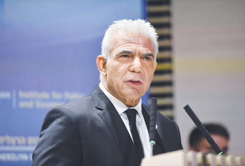 יאיר לפיד (צילום: אבשלום ששוני)